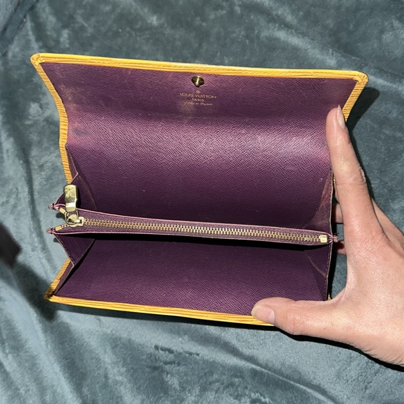 Louis Vuitton Yellow Epi leather long wallet - Picture 8 of 11